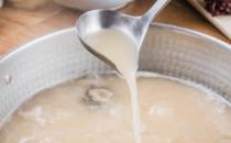 骨頭湯燉煮多長時間最合適 骨頭湯燉的時間太久是不是好事