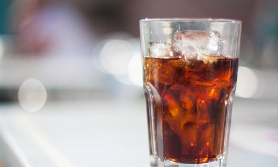 肥宅快樂水 越喝越傷身!