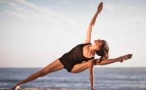 在床上做簡單易行的瘦身操 能在輕松快樂中瘦下來