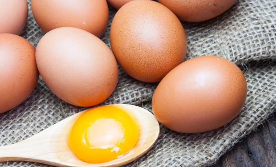 紅殼雞蛋vs白殼雞蛋,哪種好?