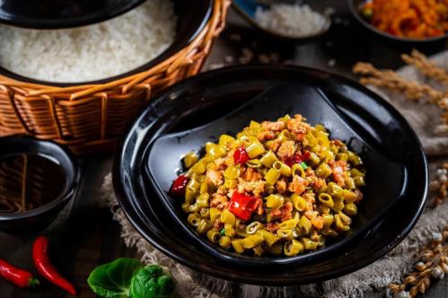 辛香匯餐飲集團旗下快餐品牌辛香匯Express“川味煲仔飯”登錄福州