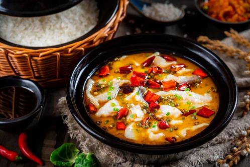 辛香匯餐飲集團旗下快餐品牌辛香匯Express“川味煲仔飯”登錄福州