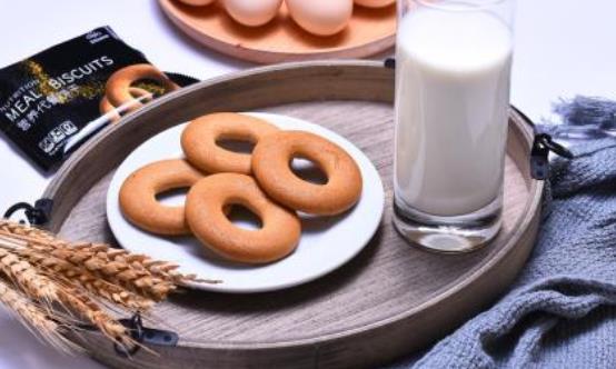 吃代餐餅干減肥的真相 代餐餅干來輔助減肥的方法