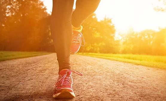 只要記住以下這八點 跑步不但不傷膝還能壯膝