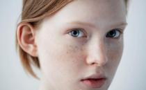 經常化妝臉上長斑怎么辦 化妝品選不好會讓皮膚越來越差