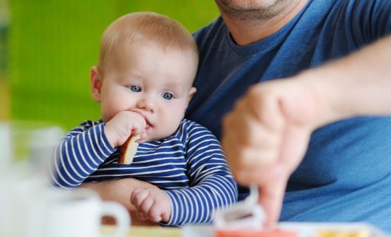 捕捉寶寶斷奶信號 給寶寶科學斷奶
