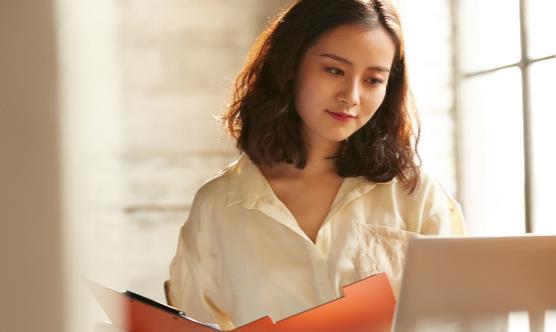 職業(yè)女性易缺乏安全感 忌超負荷工作學會放松自我