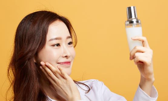 保濕爽膚水的使用誤區(qū)以及正確使用方法