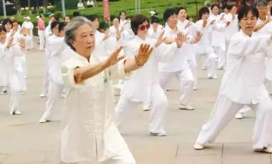 預(yù)防和管理餐后低血壓問題 餐前喝杯綠茶可防餐后低血壓
