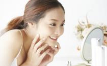 臉上總是油膩膩怎么辦 油光重災區要重點護膚清潔