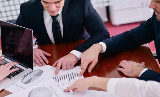 職場中這五類人不宜深交 找到值得深交的同事不再孤軍奮戰(zhàn)