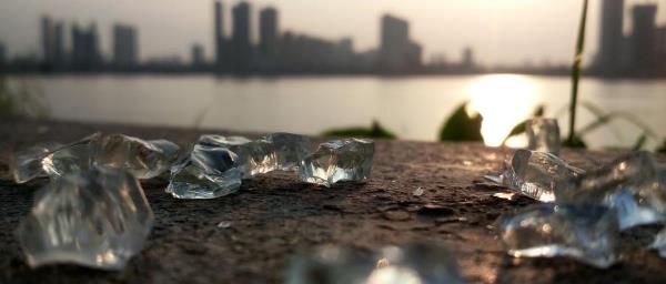 西安普瑞眼科提醒您:疫情宅家,孩子異物入眼應該怎么處理?