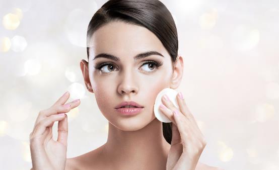 辦公室內的肌膚殺手有哪些 辦公室OL日常護膚技巧