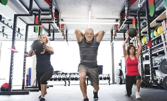 最適合老年人的健身運動 空轉呼啦圈健腰椎