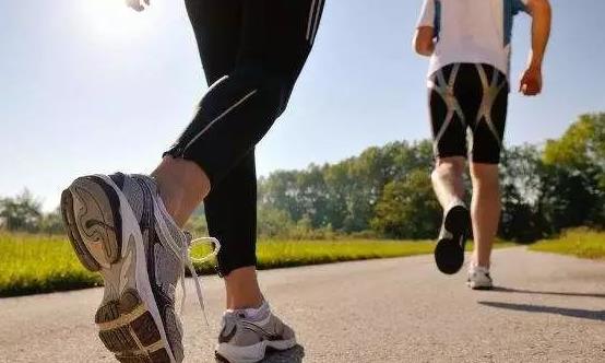 老年人養護膝關節 應禁止傷害膝關節的動作