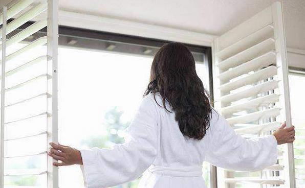 新型冠狀病毒可以開窗通風(fēng)嗎 開窗通風(fēng)病毒會(huì)進(jìn)來嗎1