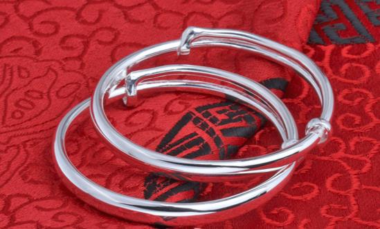 如何正確處理發黑銀飾