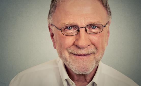 老人選配老花鏡的五大注意事項