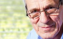 ?年齡和老花度數關系的規(guī)律 老人選配老花鏡的五大注意事項