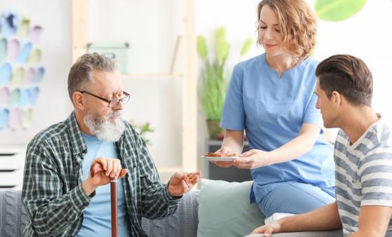 鍛煉有助于改善老年人病情 最適合老人的8種在家鍛煉法