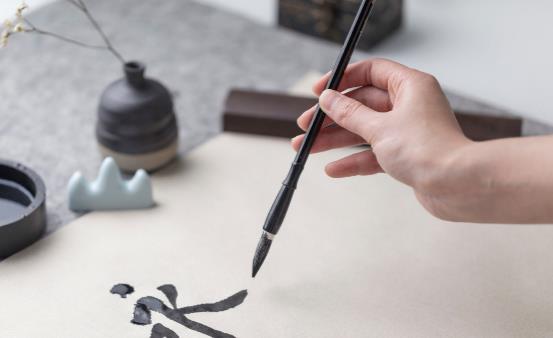 毛筆分叉的簡單處理辦法 怎樣預(yù)防毛筆分叉