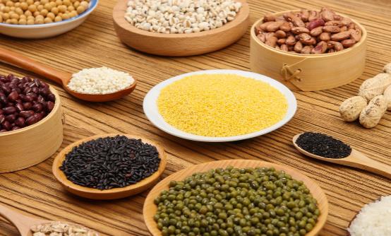 粗糧雖好小心過(guò)量傷害老年人 老年人如何正確吃粗糧