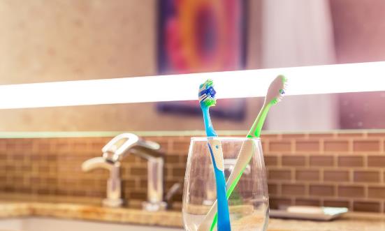 日常牙刷要經常更換 被淘汰的舊牙刷妙用多多