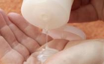 用不完的洗發水別急著扔 洗發水的日常神奇妙用