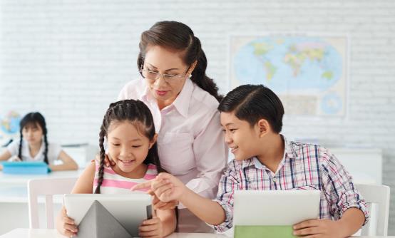 上班族父母教育孩子7大誤區 4個技巧讓孩子和你更親近