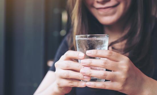 中醫告訴你妙用冷水也能保健 三種藥物需用冷水送服