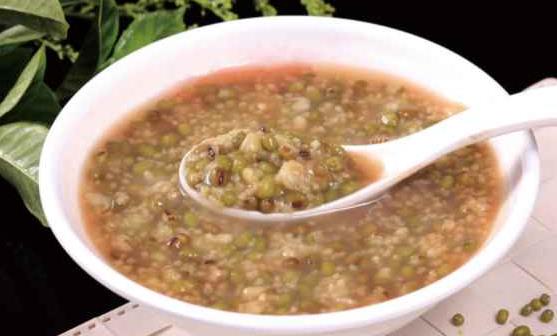 食材加在粥里能治療隱疾 分享五款養(yǎng)生價值較高粥