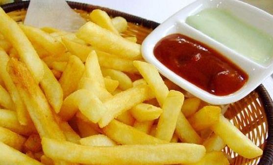 薯?xiàng)l流行于世界各地 家常炸薯?xiàng)l美味做法