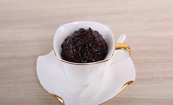 黑米粥的功效與作用 煮出好喝的黑米粥妙招