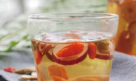 紅棗枸杞泡水喝補血養顏健脾益胃 五類人不適合喝