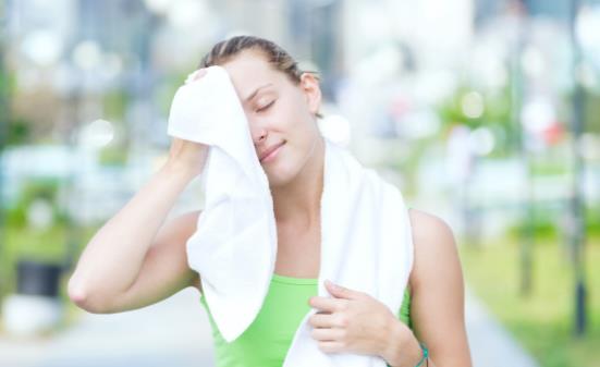 經常出汗也是病 4種疾病可引起多汗癥