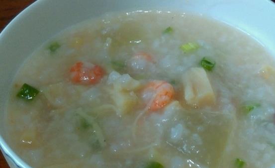 調(diào)整飲食結(jié)構(gòu)防治脂肪肝 九類膳食來調(diào)理