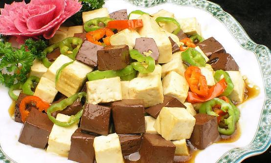 豆腐配蘿卜身體不受挫 豆腐配菜的忌諱