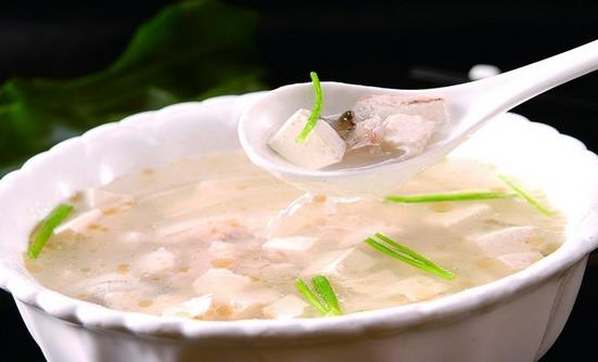 疾病悄然襲來亞健康 推薦適于中年男人的自我保健菜單