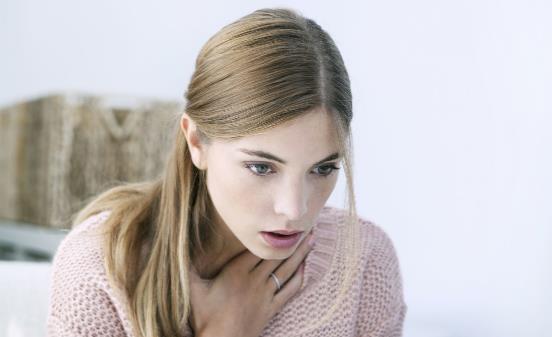 突發(fā)性哮喘的應(yīng)急處理辦法 能夠舒緩?fù)话l(fā)性哮喘的動(dòng)作