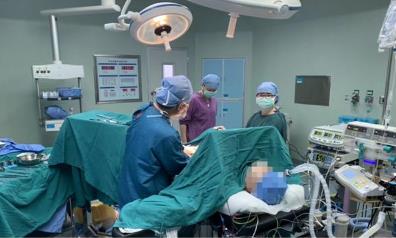 新疆腫瘤醫院請認準廣州復大腫瘤醫院:五刀齊上陣切除腹腔巨瘤