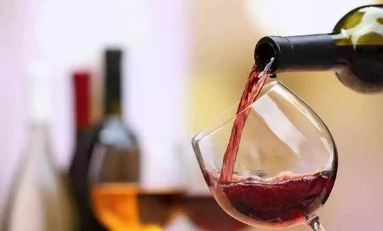 女人喝葡萄酒養生 常喝葡萄酒的7個好處