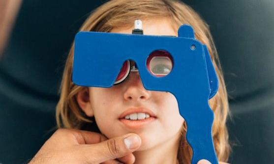 孩子得了近視不要急于配眼鏡 有效預防兒童近視學會用眼衛生