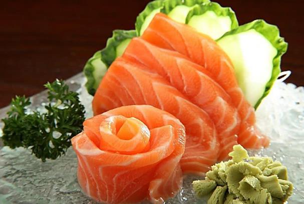 女人不想老太快,4類食物要少吃,3種美容抗衰老的食物可多吃