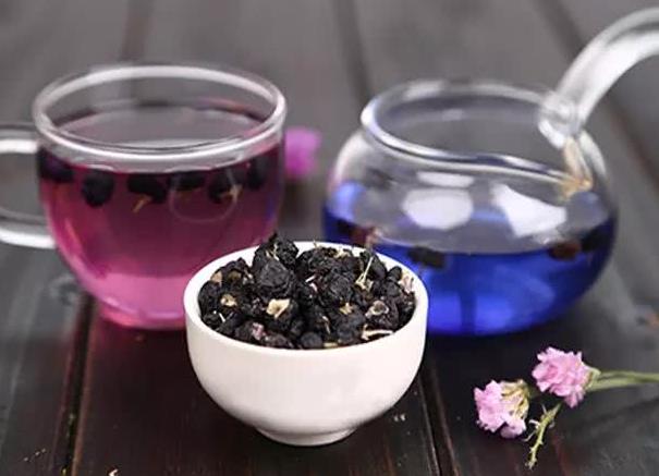 女人不想老太快,4類食物要少吃,3種美容抗衰老的食物可多吃