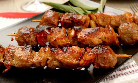 濫喝啤酒的危害不可小覷 夏天喝啤酒需要注意的事項