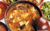 早餐不建議吃哪些食物，不吃早餐的危害：低血糖、胃炎、胃潰瘍