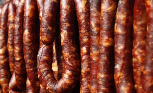 香腸曬出油是好還是壞 香腸出油了怎么辦